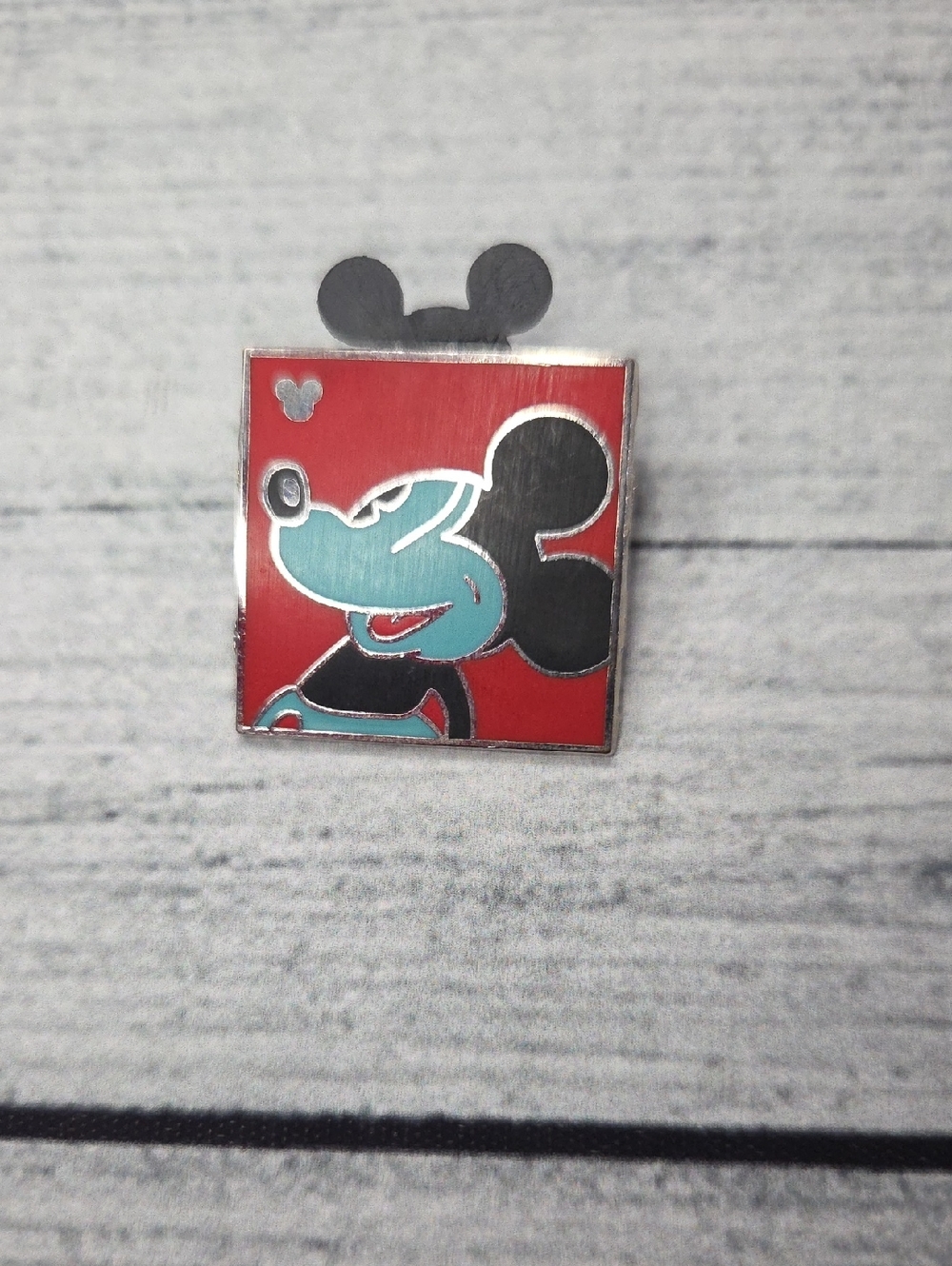 Disney Hidden Mickey 3 Of 5 2010 Trading Pin